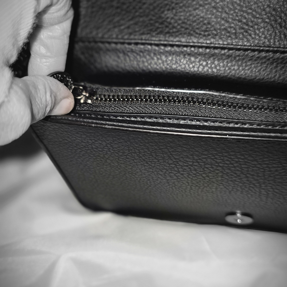 Valentino Orlandi Sleek Black Crossbody Bag - Picture 6 of 9